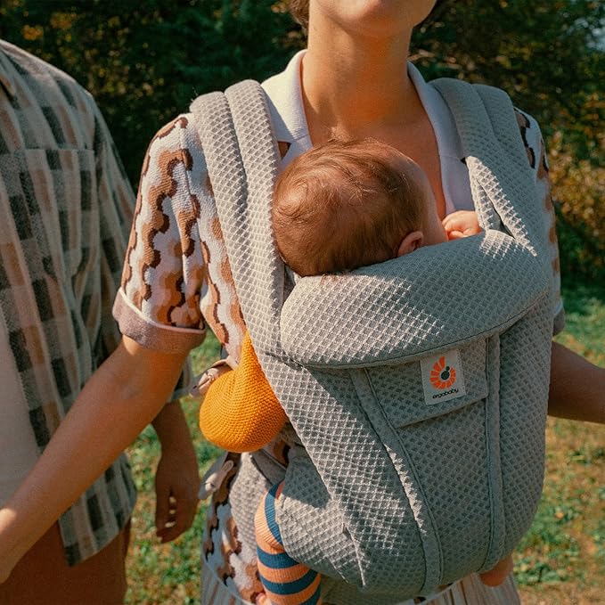 Ergobaby Omni Deluxe Baby Carrier Newborn to Toddler - Breathable Baby Carriers for Summer - All-Position Carrier with Enhanced Lumbar Support & Airflow (7-45 Pounds), Mesh, Pearl Grey