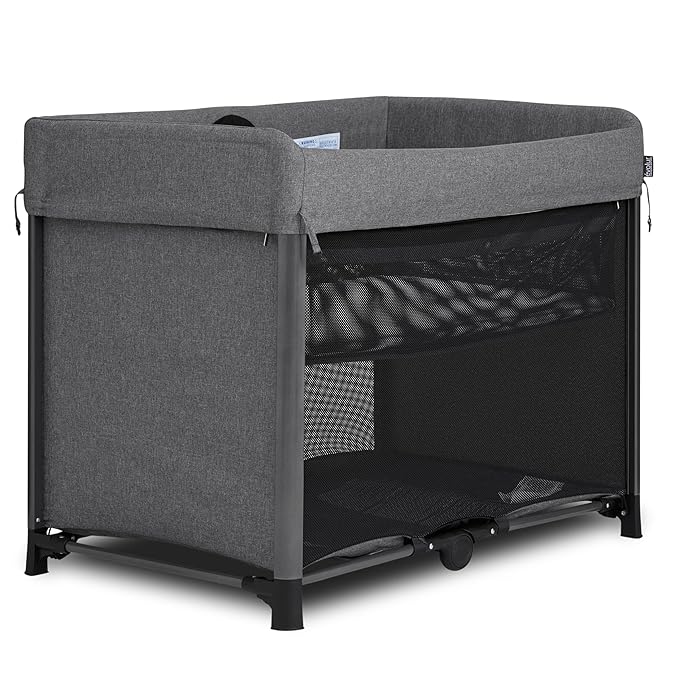Evolur Zane Portable Playard with Instant Fold, Removable Mattress Cover & Full-Size Zipper Bassinet – Lightweight Travel Crib for Infant (0–18 Months) Grey